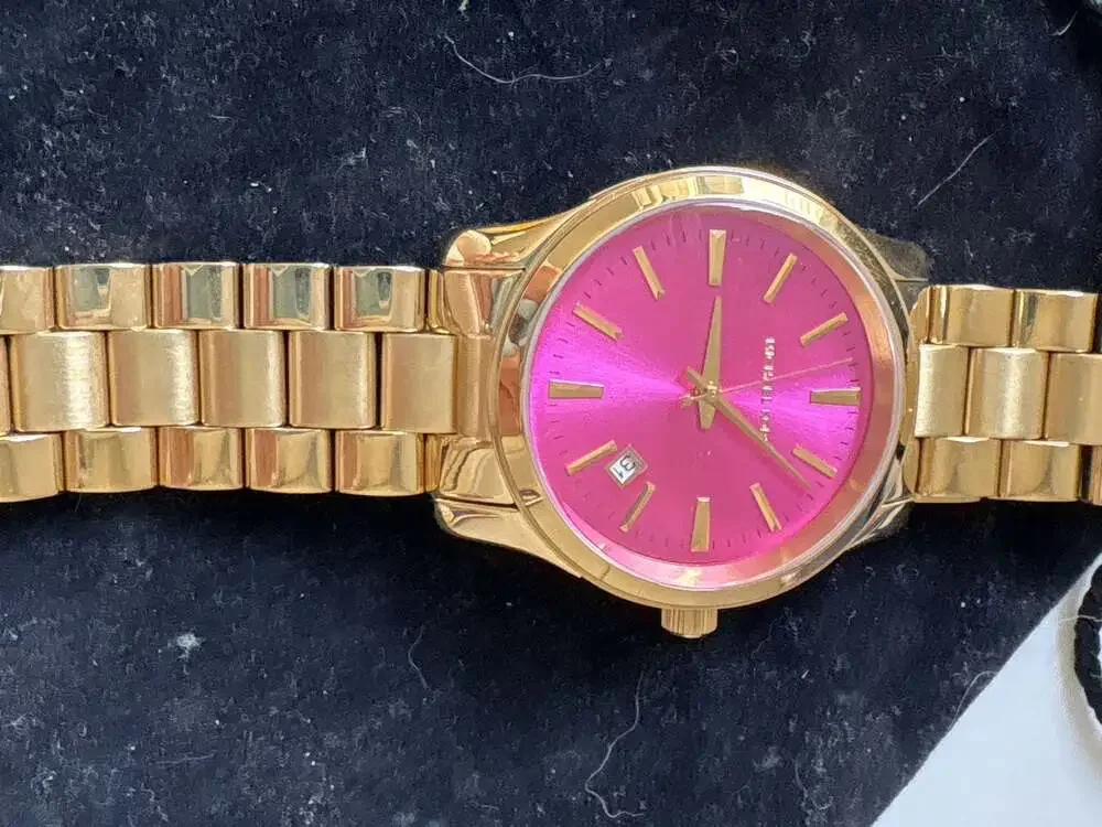 Michael Kors MK5801 Runway Gold Tone Stainless Steel Pink Dial Watch